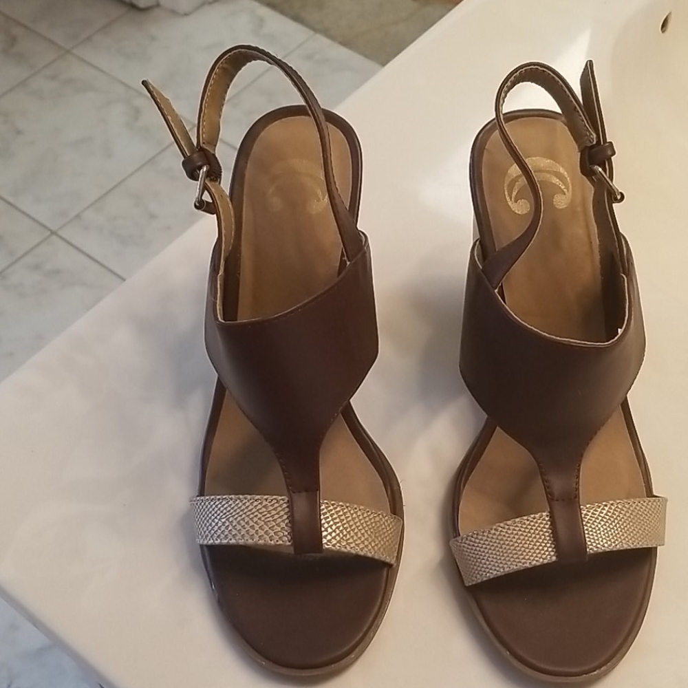 Women high heel sandals